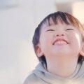 「話は全て右から左」「とにかく長いもの大きいものが好き」愛すべき男児育児｜アンケート